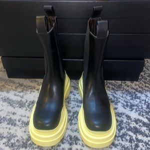 Bottega Veneta Tire Chelsea Boots Yellow